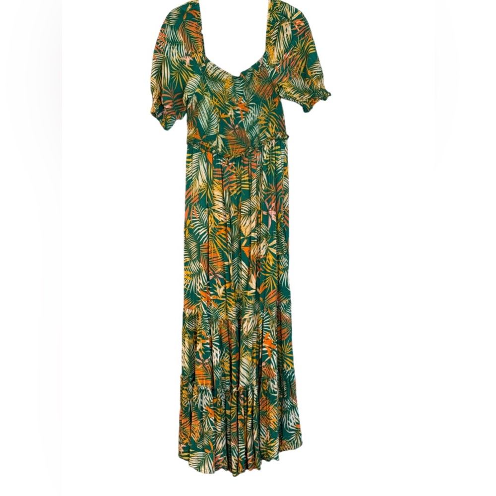 Betsy Johnson woman’s maxi dress green background & floral design . Size L